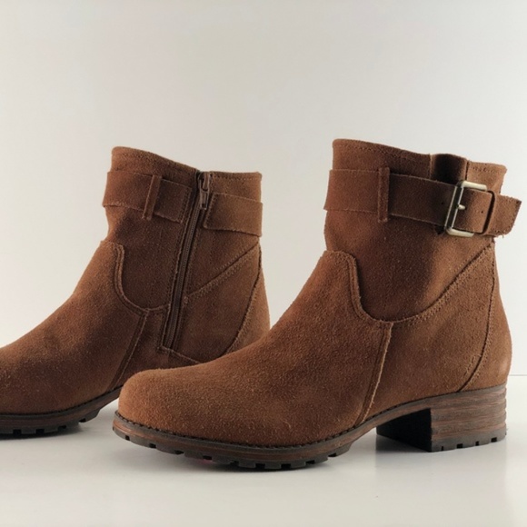 clarks women's suede booties